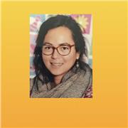 Passionnée par les langues et les rencontres, j’aide enfants et adultes à apprendre le français simplement et avec plaisir.